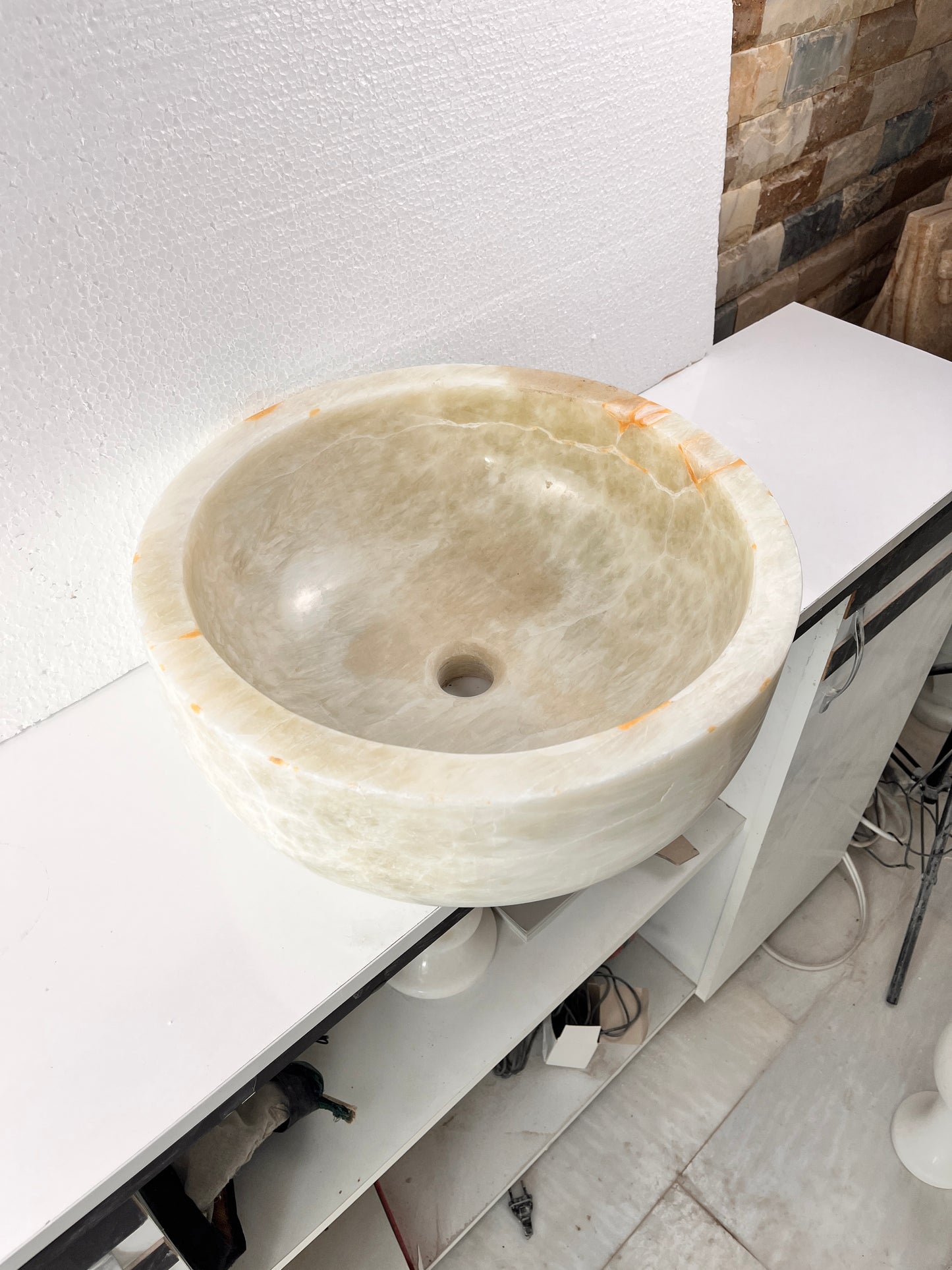 Marble Sink Green Onyx Stone Vessel – Handcrafted Round Bathroom Basin (40×40×15 cm)