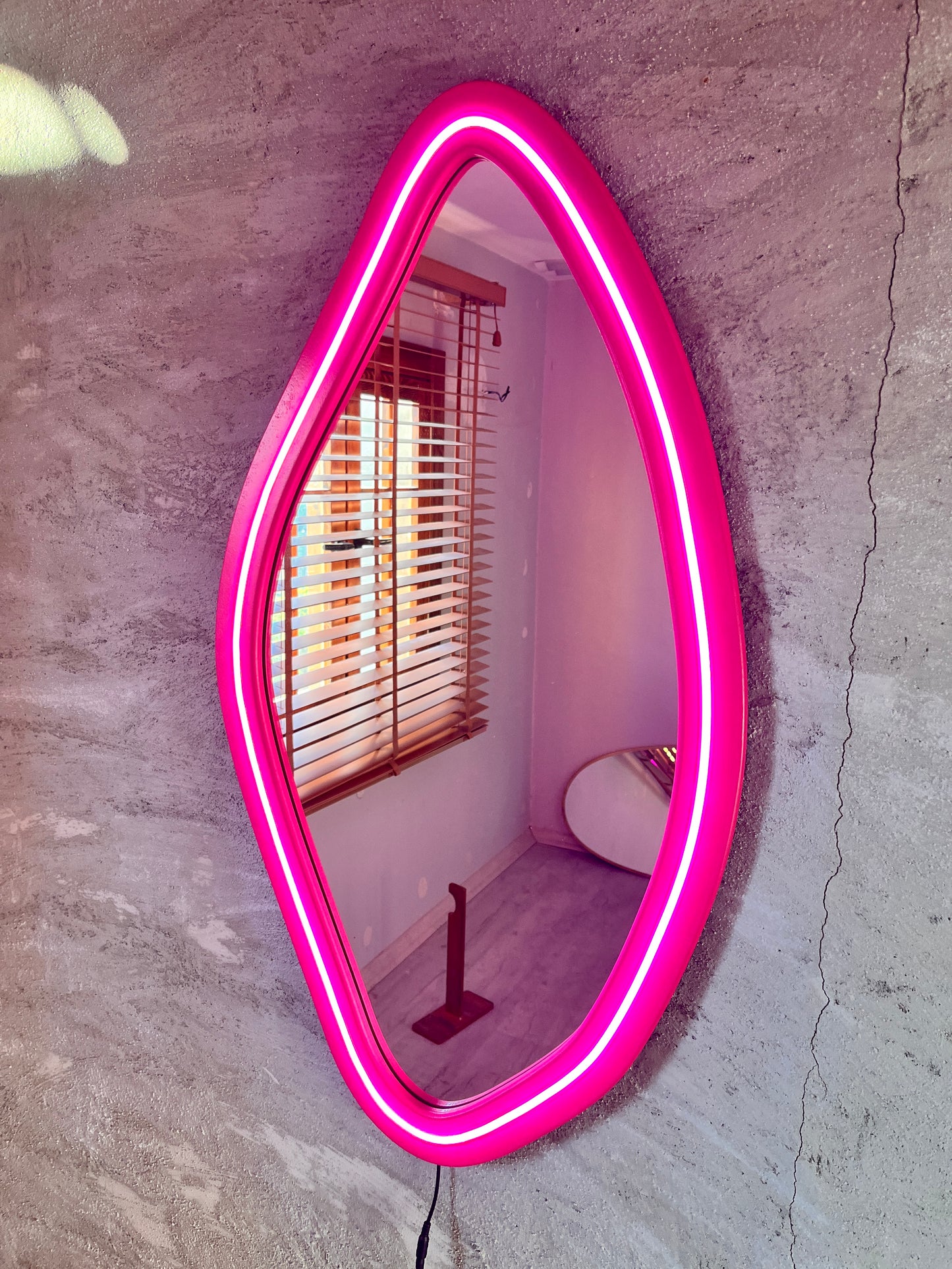Neon LED Wavy Wall Mirror – Modern Irregular Shape MDF Frame Mirror | Decorative Accent for Bedroom & Living Room