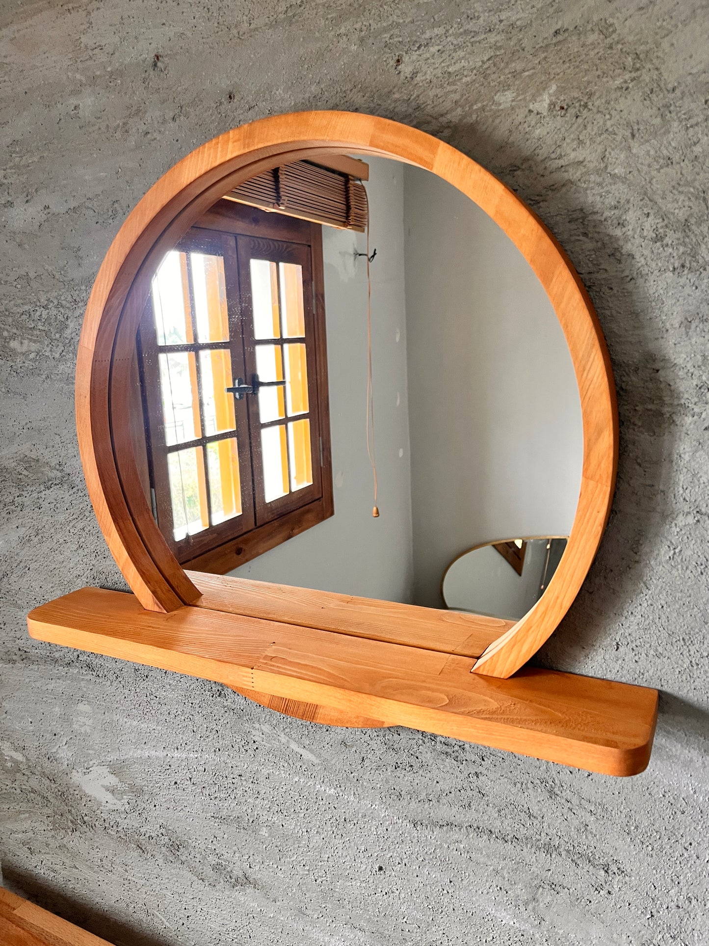 Solid Beech Wood Round Mirror with Shelf – Scandinavian Entryway Bathroom Mirror
