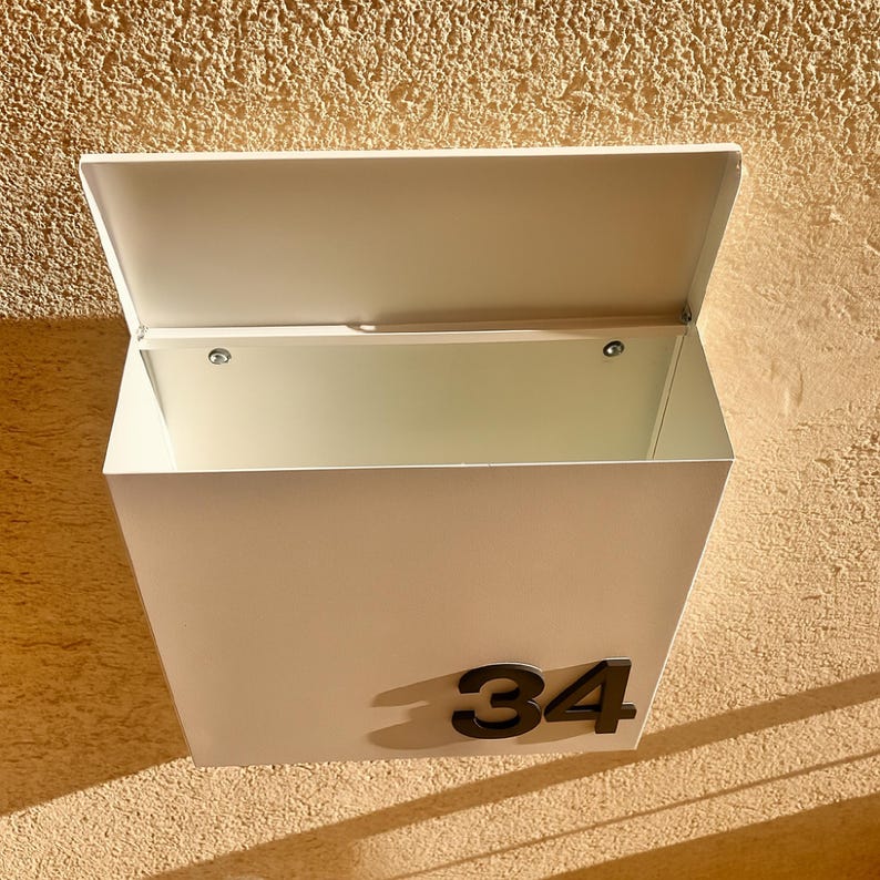 Modern Wall-Mount Mailbox with House Numbers – Minimal Exterior Address Box for Curb Appeal