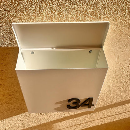 Modern Wall-Mount Mailbox with House Numbers – Minimal Exterior Address Box for Curb Appeal
